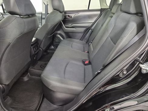 Used 2022 Toyota RAV4 LE AWD/4WD image 31