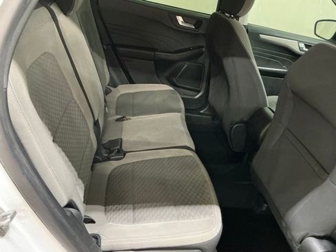 Used 2021 Ford Escape SE FWD image 18