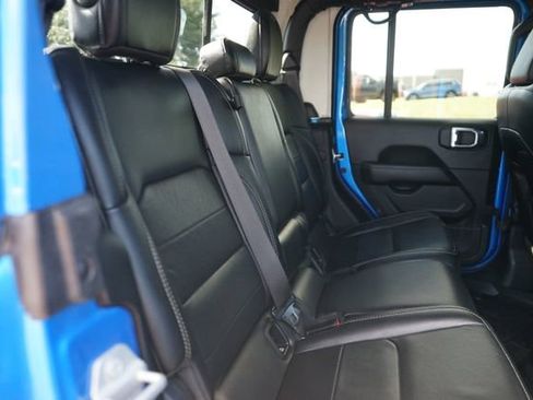 Used 2021 Jeep Gladiator Overland w/ Popular Equipment Package AWD/4WD image 16