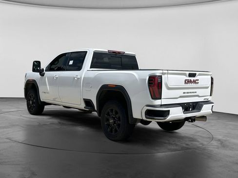 Used 2025 GMC Sierra 2500 AT4 AWD/4WD image 6