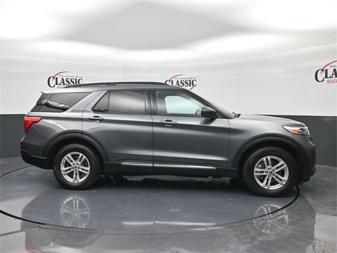 Used 2022 Ford Explorer XLT image 6