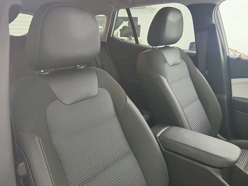 Certified 2025 Chevrolet Trax LT FWD image 23