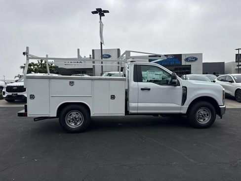 New 2026 Ford F250 XL w/ XL Chrome Package RWD image 2
