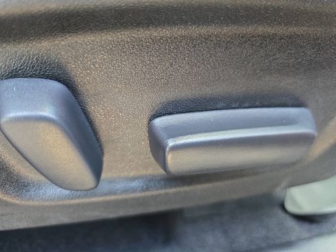 Used 2018 Toyota Highlander XLE AWD/4WD image 27