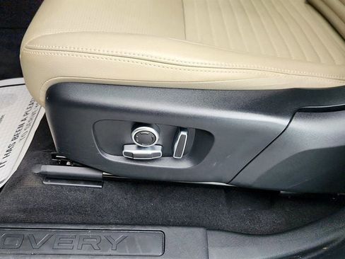 Used 2022 Land Rover Discovery Sport S image 12