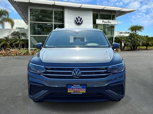 Used 2024 Volkswagen Tiguan SE FWD image 2