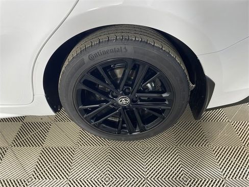 Used 2025 Toyota Camry SE w/ Multimedia Upgrade Package image 19