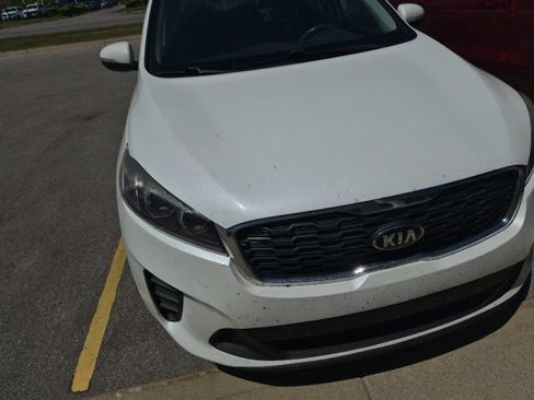 Used 2019 Kia Sorento AWD V6 image 3