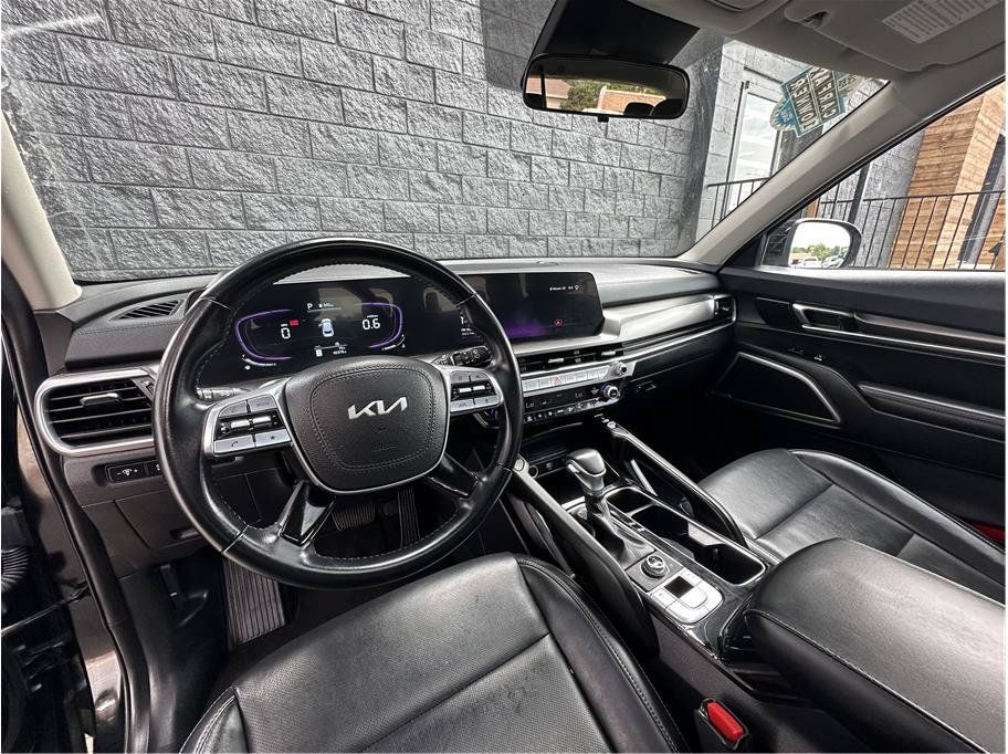 Used 2025 Kia Telluride S AWD/4WD image 14