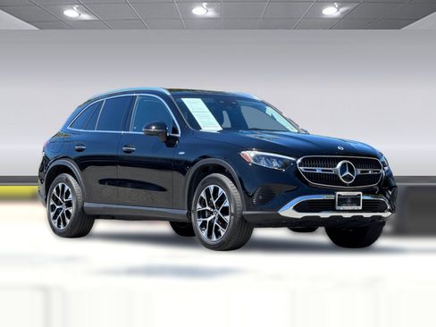 Used 2025 Mercedes-Benz GLC 350e 4MATIC image 7
