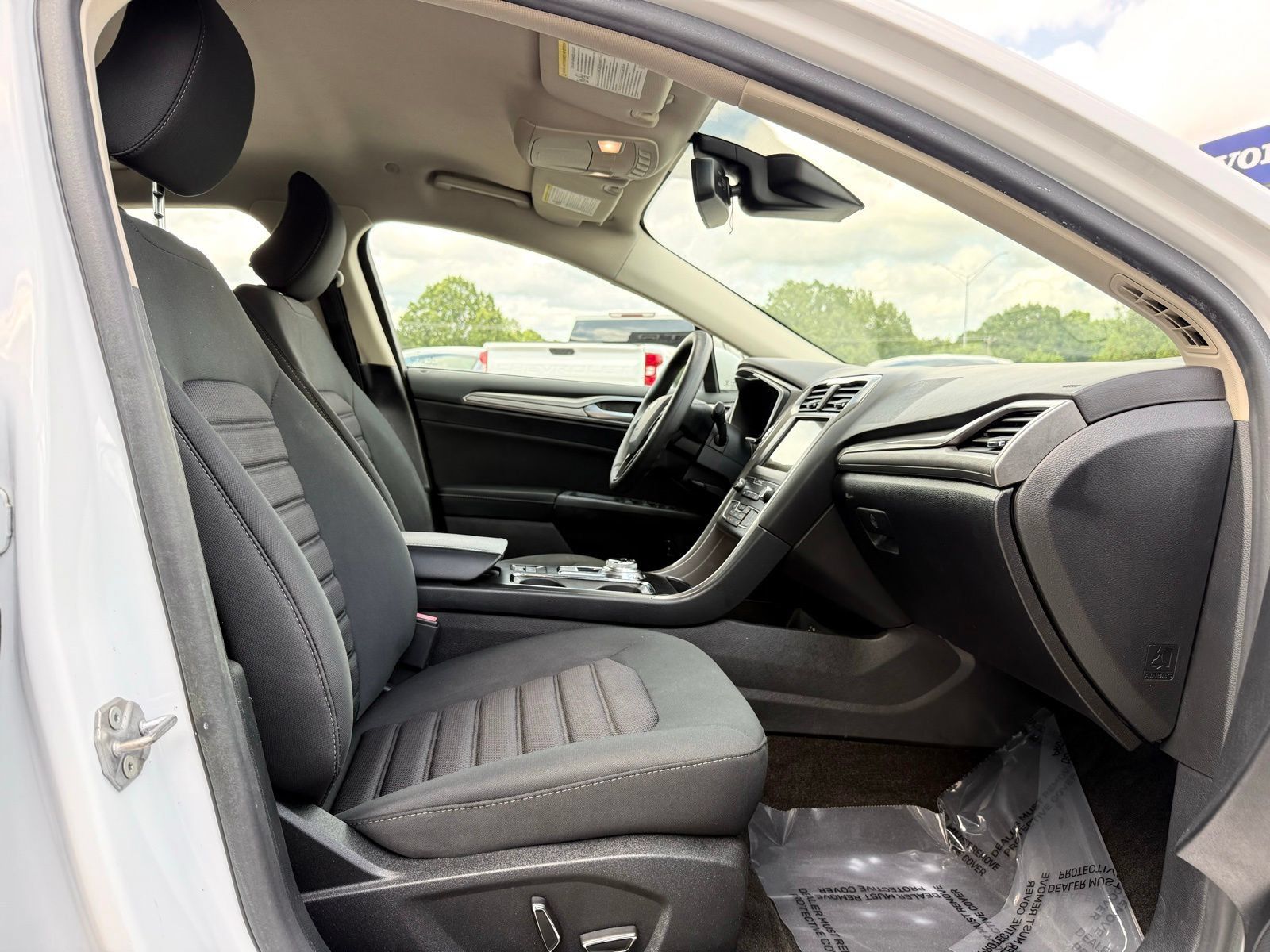 Used 2019 Ford Fusion SE FWD image 20