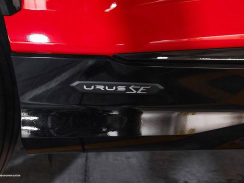New 2025 Lamborghini Urus SE image 16