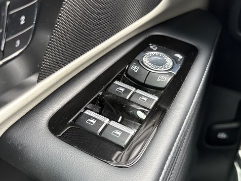 Used 2024 Lincoln Nautilus Premier AWD/4WD image 29