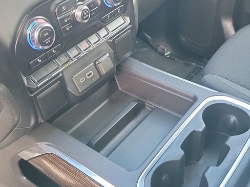 Used 2022 GMC Sierra 1500 Elevation w/ LPO, Elevation Black Package image 10