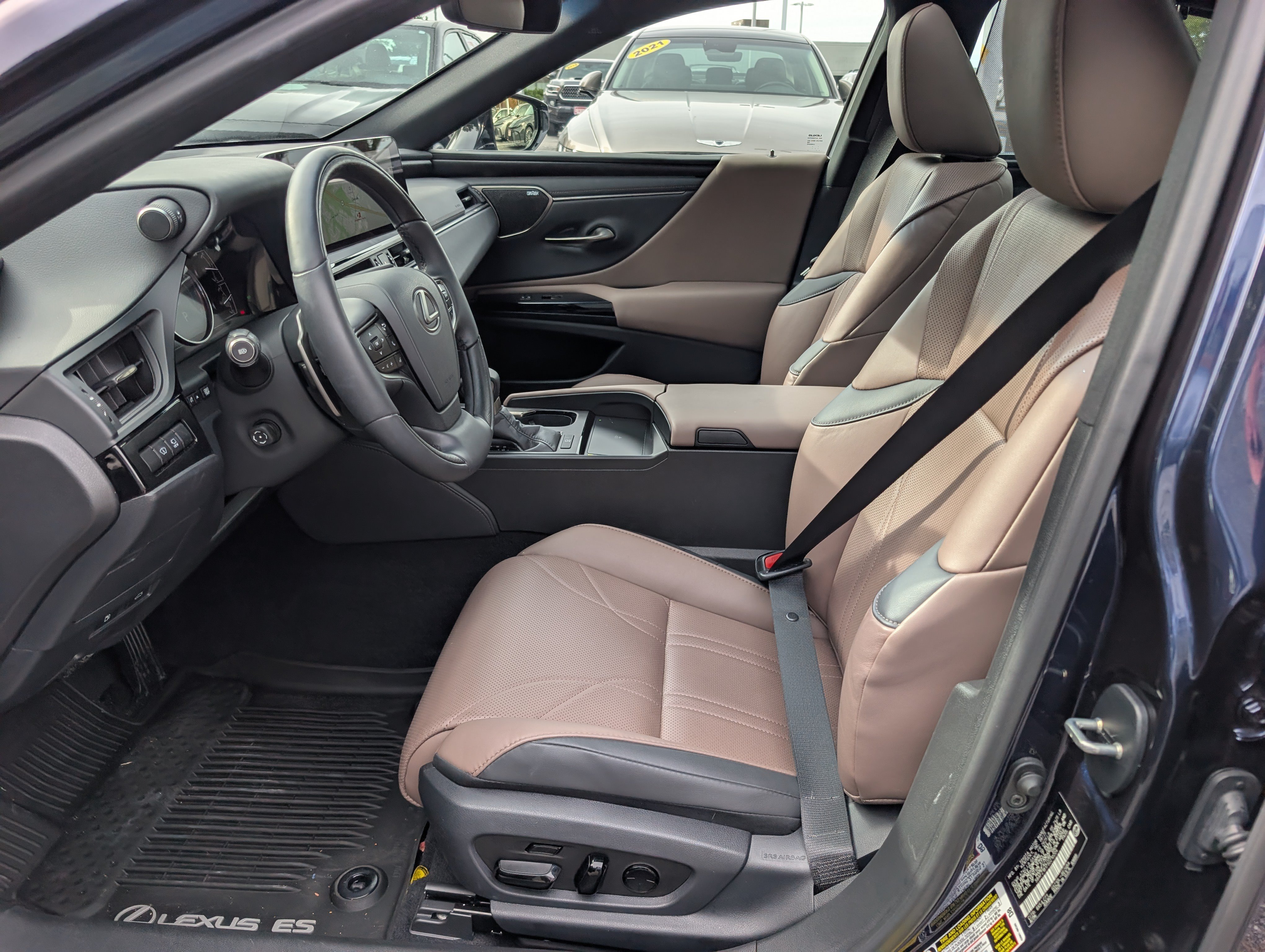 Used 2025 Lexus ES 350 Ultra Luxury FWD image 16