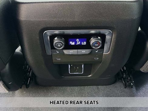 Used 2025 Chevrolet Tahoe High Country AWD/4WD image 9