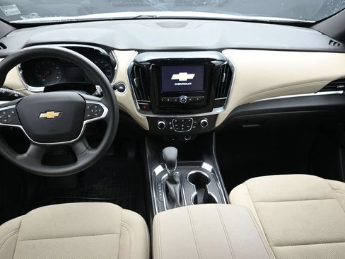Used 2023 Chevrolet Traverse LS FWD image 14