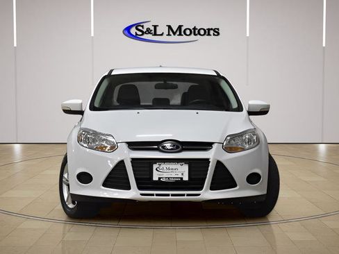 Used 2014 Ford Focus SE FWD image 2