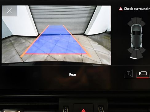 Used 2022 Audi Q5 e Premium image 26