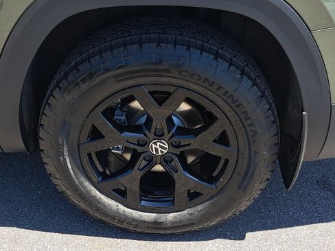 Used 2024 Volkswagen Atlas Peak Edition SEL AWD/4WD image 33