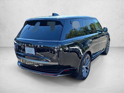 New 2025 Land Rover Range Rover SE image 5
