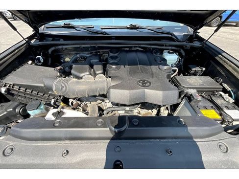 Used 2022 Toyota 4Runner TRD Off-Road image 11