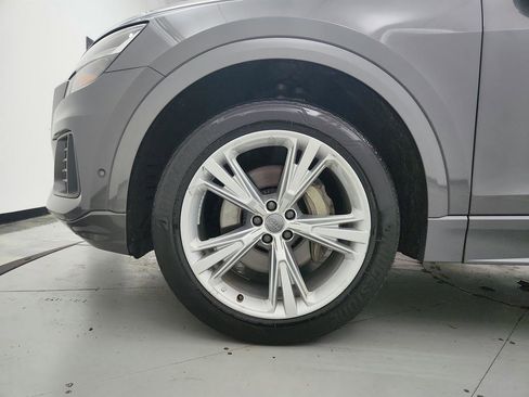 Used 2019 Audi Q8 Premium Plus w/ Premium Plus AWD/4WD image 31