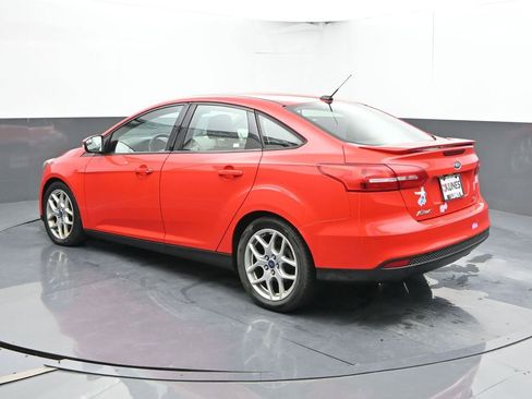 Used 2015 Ford Focus SE w/ Equipment Group 201A FWD image 9