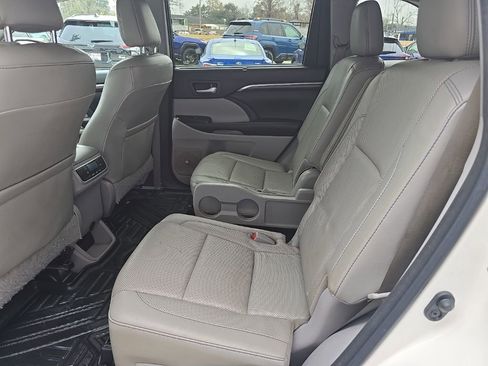 Used 2016 Toyota Highlander Limited image 22