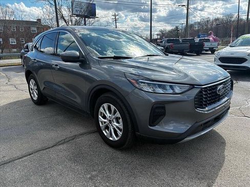 Used 2023 Ford Escape Active w/ Tech Pack #2 image 3