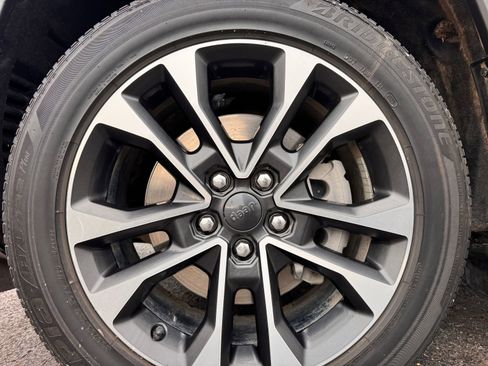 Used 2021 Jeep Grand Cherokee L Overland w/ Luxury Tech Group IV image 33