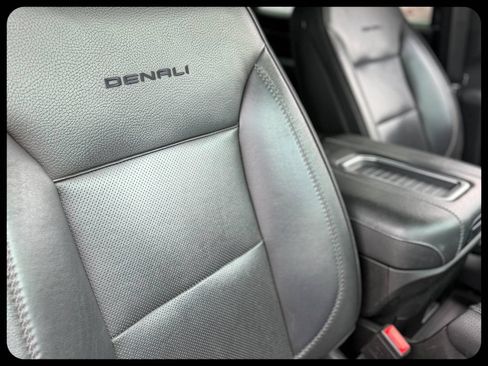 Used 2021 GMC Yukon Denali w/ LPO, Illumination Package AWD/4WD image 12