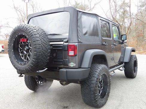 Used 2018 Jeep Wrangler Unlimited Sport image 5