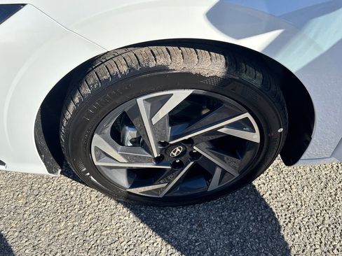 New 2025 Hyundai Elantra Sport image 21