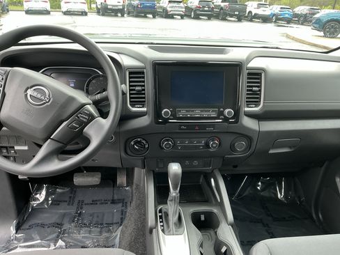 Used 2024 Nissan Frontier SV AWD/4WD image 4