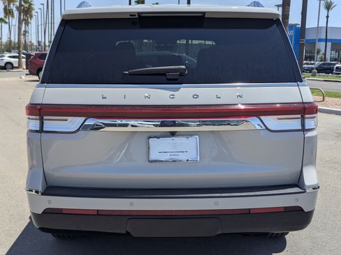 Certified 2024 Lincoln Navigator L Reserve AWD/4WD image 3