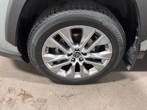 Used 2019 Toyota RAV4 XLE Premium w/ Carpet Mat Package image 29