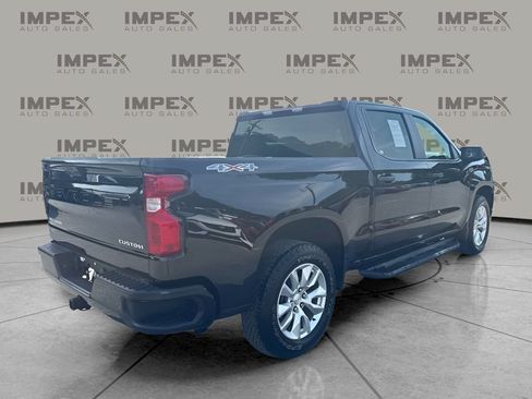 Used 2023 Chevrolet Silverado 1500 Custom AWD/4WD image 3