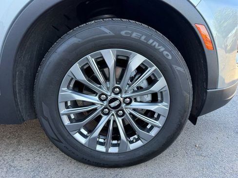 Certified 2025 Cadillac XT4 Premium Luxury FWD image 40