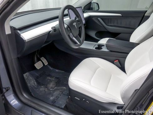 Used 2023 Tesla Model Y Long Range image 13