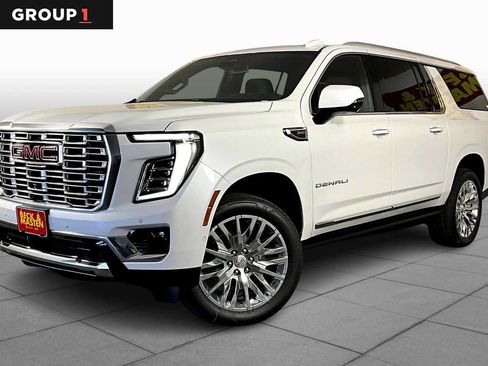 Used 2025 GMC Yukon XL Denali w/ Sun & Power Step Package AWD/4WD image 1