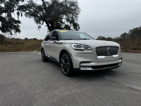 Used 2020 Lincoln Aviator Reserve w/ Equipment Group 202A image 7