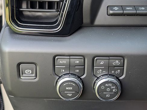 New 2026 GMC Sierra 1500 AT4 w/ AT4 Premium Package AWD/4WD image 24