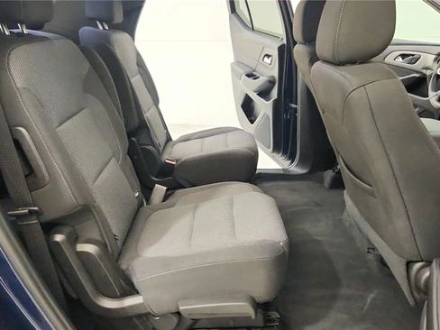 Used 2023 Chevrolet Traverse LT image 38