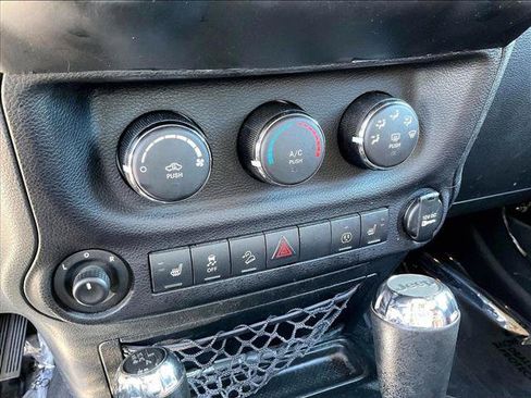 Used 2017 Jeep Wrangler Unlimited Sport w/ Quick Order Package 24S AWD/4WD image 23
