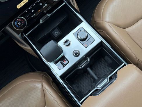 Used 2023 Land Rover Range Rover Long Wheelbase SE image 28