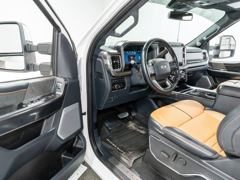 Used 2024 Ford F350 Platinum AWD/4WD image 15