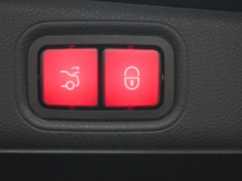 Certified 2020 Mercedes-Benz E 350 Sedan image 24