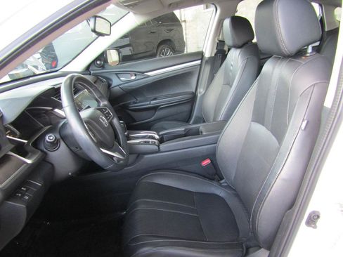 Used 2016 Honda Civic Touring image 9