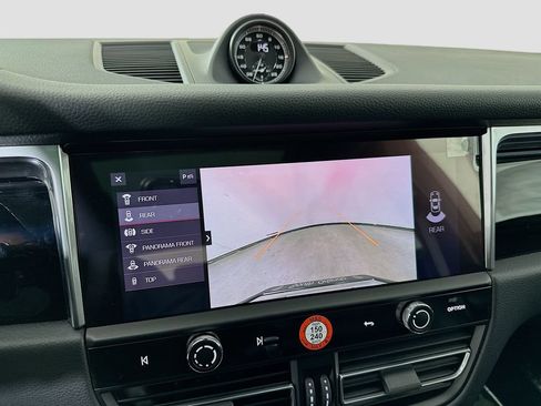 Certified 2026 Porsche Macan AWD/4WD image 17